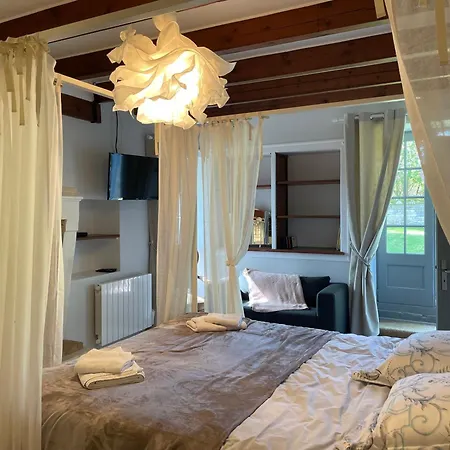 Le Domaine De La Gravette 게스트하우스 *